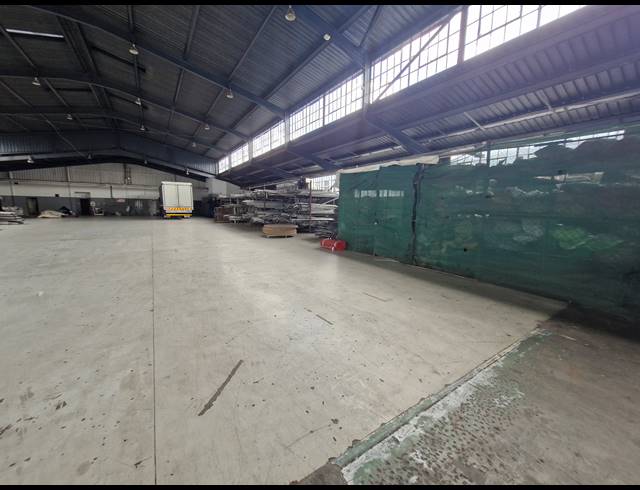 3,029M² WAREHOUSE TO LET IN CITY & SUBURBAN